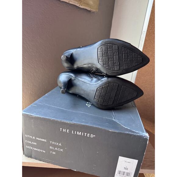 The Limited Trixa Black Studded Ankle Boots - Size 7M New With Box - Picture 9 of 9